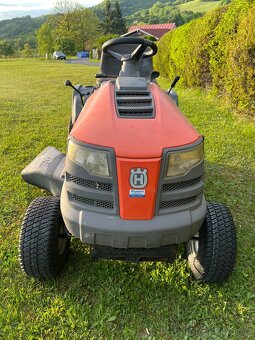 Zahradní traktor Husqvarna LT 151 - 6