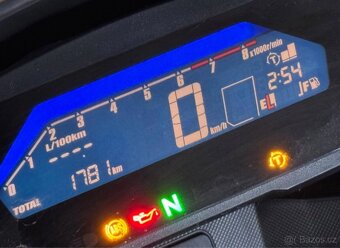 Prodám HONDA NC 750 X 1782 KM - 6