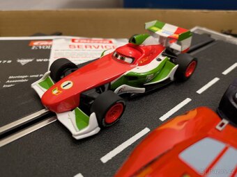 Autodráha Carrera Evolution Disney Cars 2 World Grand Prix - 6