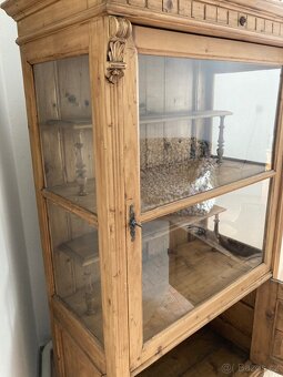Rustikální prosklená skříň/vitrína - 6