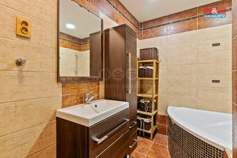 Prodej rodinného domu, 1061 m², Úžice, ul. Školní - 6