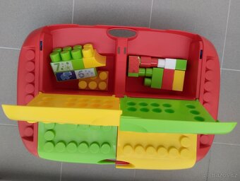 Multifunkční stoleček mega blocks - 6
