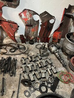 TATRA 603 náhradní díly - 6