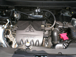 Mitsubishi Outlander 2.0-benzin-4x4 - 6