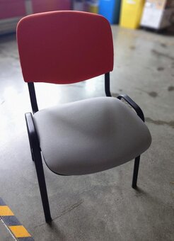 Set kancelářského nábytku - sedačka,stolek,5x židle - 6