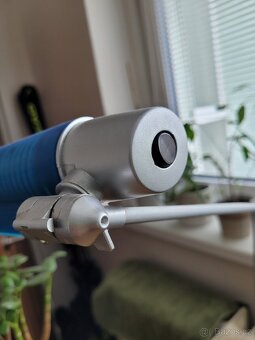 Pěkný pracovní psací stůl,,lampička a podložka pod židli - 6