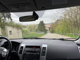 Mitsubishi Outlander - 6