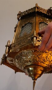 Starožitná  masivní mosazná zdobená lampa - 6