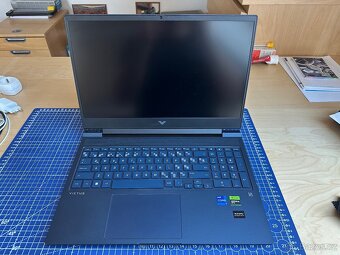 HP Victus 16: i7, 32GB ram, GeForce 4070 8GB - 6