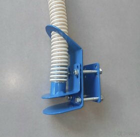 Pneumatické hadicové rozmetadlo meziplodin WIR 180l - 6