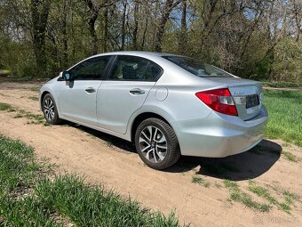 Honda Civic 1.8i automat - 6