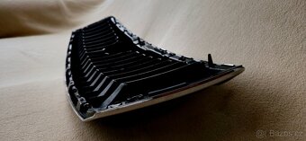 Maska / mřížka kapoty OCTAVIA 2 / II Facelift - 6