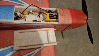 Rc letadlo extra 330 - 6