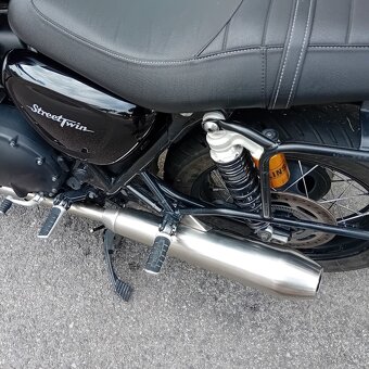 Triumph Street Twin 900 - 6