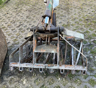 traktorbagr Bělorus - 6