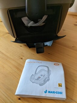 Autosedačka Maxi-Cosi Pebble (0-13 kg) s příslušenstvím - 6