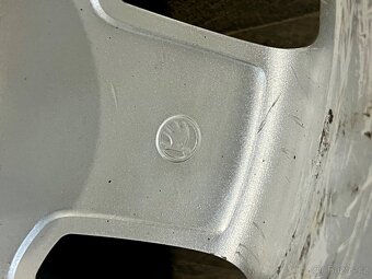 Originál alu kola Škoda 5x112 R17, letní pneu 225/45 R17 - 6
