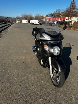Aprilia Scarabeo 500 - 6