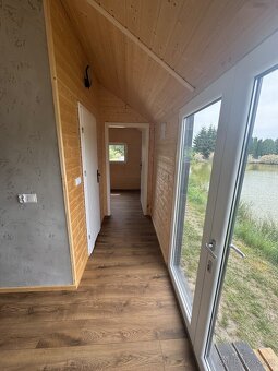 IHNED K ODBĚRU Celoroční mobilní - Modulový dům 9,5x3,5m - 6