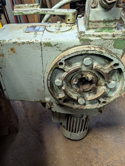 Motor s převodem z vodní elektrárny - 6