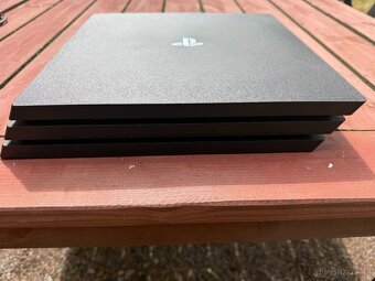 PLAYSTATION 4 Pro 1 TB CUH -7216B - 6