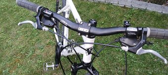 GT Transeo 2.0 XL Trekové kolo - 6