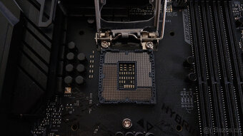 Asus ROG STRIX Z390-E GAMING - 6