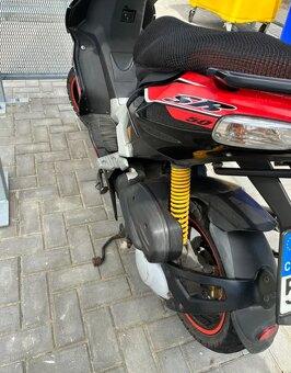 Aprilia SR 50 R, rok 2011 skůtr - 6