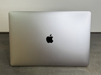 MacBook Pro 15'' 2019 / i7 / 16GB / 512GB SSD / Space Gray - 6