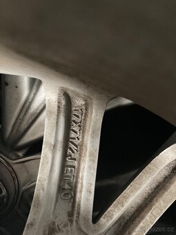 Sada zimních pneu + originální 17” alu kola Toyota - 6