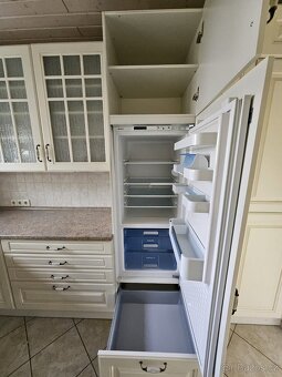 Moderní kuchyňská linka se spotřebiči - 6