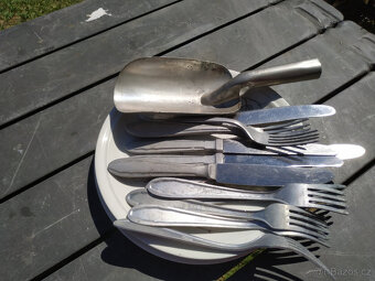 skleničky hrníčky,vázičky a ostatní - 6