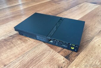 Sony Playstation 2 Slim (SCPH-70004) černá - 6