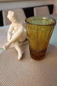Ambrová váza z lisovaného skla - 6