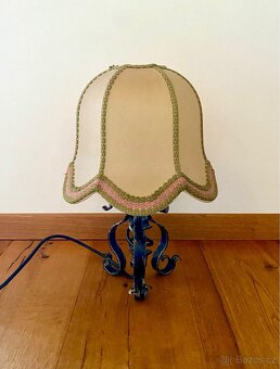 Stará kovaná stolní lampa - 6