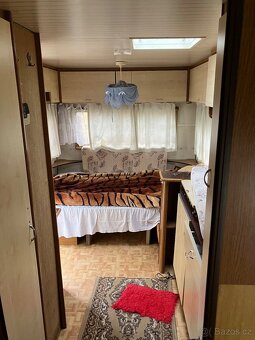 Karavan jako zahradní chatka - 6