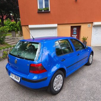Volkswagen Golf 1.6 benzín, funkční klima, bez koroze - 6