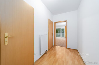 Příjemný byt s balkonem v atraktivní lokalitě. - 6
