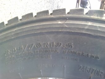 Pneu 245/70 R19.5 - Disk 19.5 - 8 šroubů - 1.250,-Kč / ks - 6