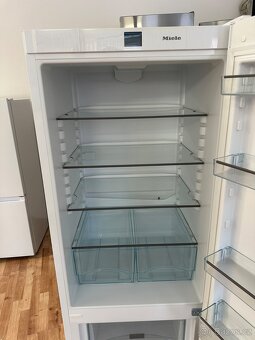 Lednice s mrazákem Miele (257) - 6