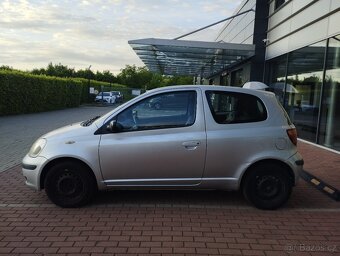 Toyota Yaris 1.0 VVTI - 6