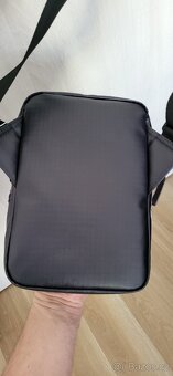 Lacoste kabelka přes rameno - 6
