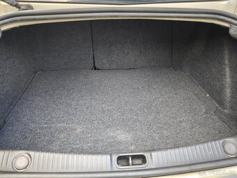 Prodám béžový Renault Megane 2 RV 2009 N95 Man 143 tkm - 6