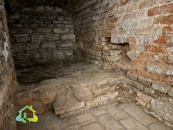 Pronájem skladu 5,6m2, Praha 1 ul. Školská, ev.č. 00818 - 6