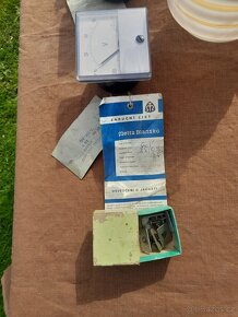 Ukazatel Metra Blansko,zásuvka-zástrčka,stínítka a širmy. - 6