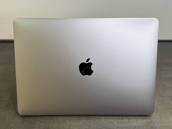 MacBook Air 13'' 2019 / i5 / 8GB / 1TB SSD / Space Gray - - 6