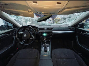 Vůz na náhradní díly Škoda Superb 3 kombi 2018 DCXA SSV LF7Y - 6