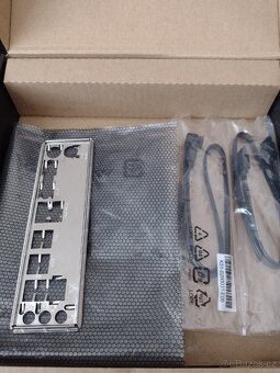 I3-10100, 32GB DDR4/3200, H510m, 512GB M2 - 6