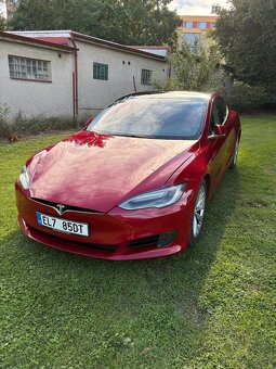 Tesla model S 75 D - 6