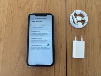 Apple iPhone XR 128GB – Černý - 6